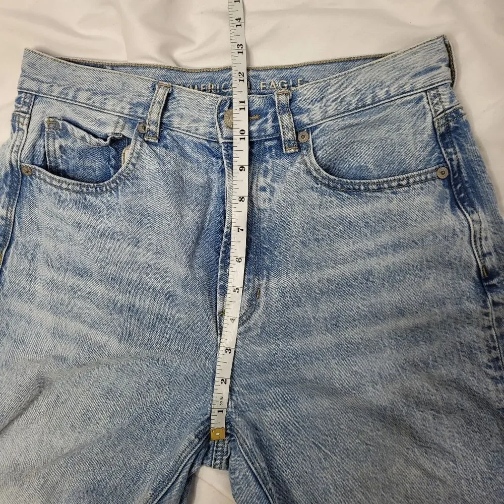 AMERICAN EAGLE distressed‎ destroyed cropped high rise mom jean 6 long